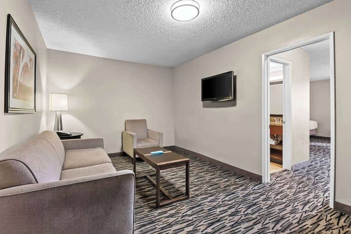 Room 16 of 35